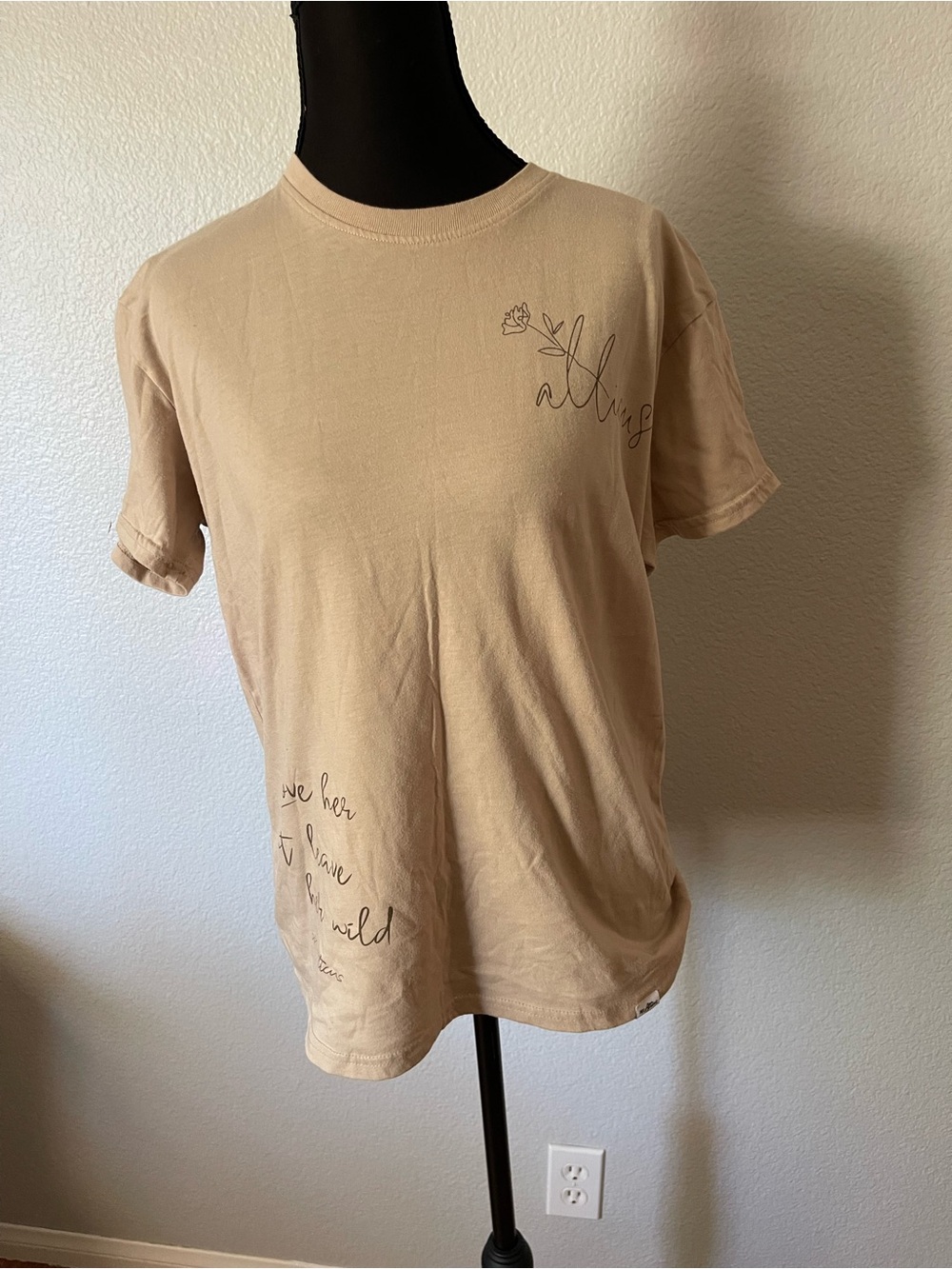Women's Short Sleeve Tee - Beige Floral Script